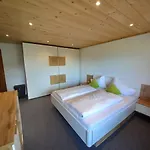 Mittermooshof Apartman *