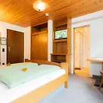 Mittermooshof Apartman *